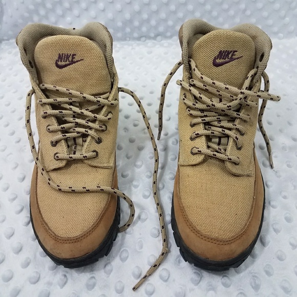 nike leather hiking boots